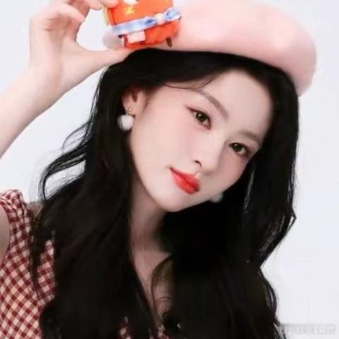 赵晴好像Q版拟人桌宠 赵晴好像Q版拟人桌宠！这个妆造也太萌了吧，感觉非常的有韩剧