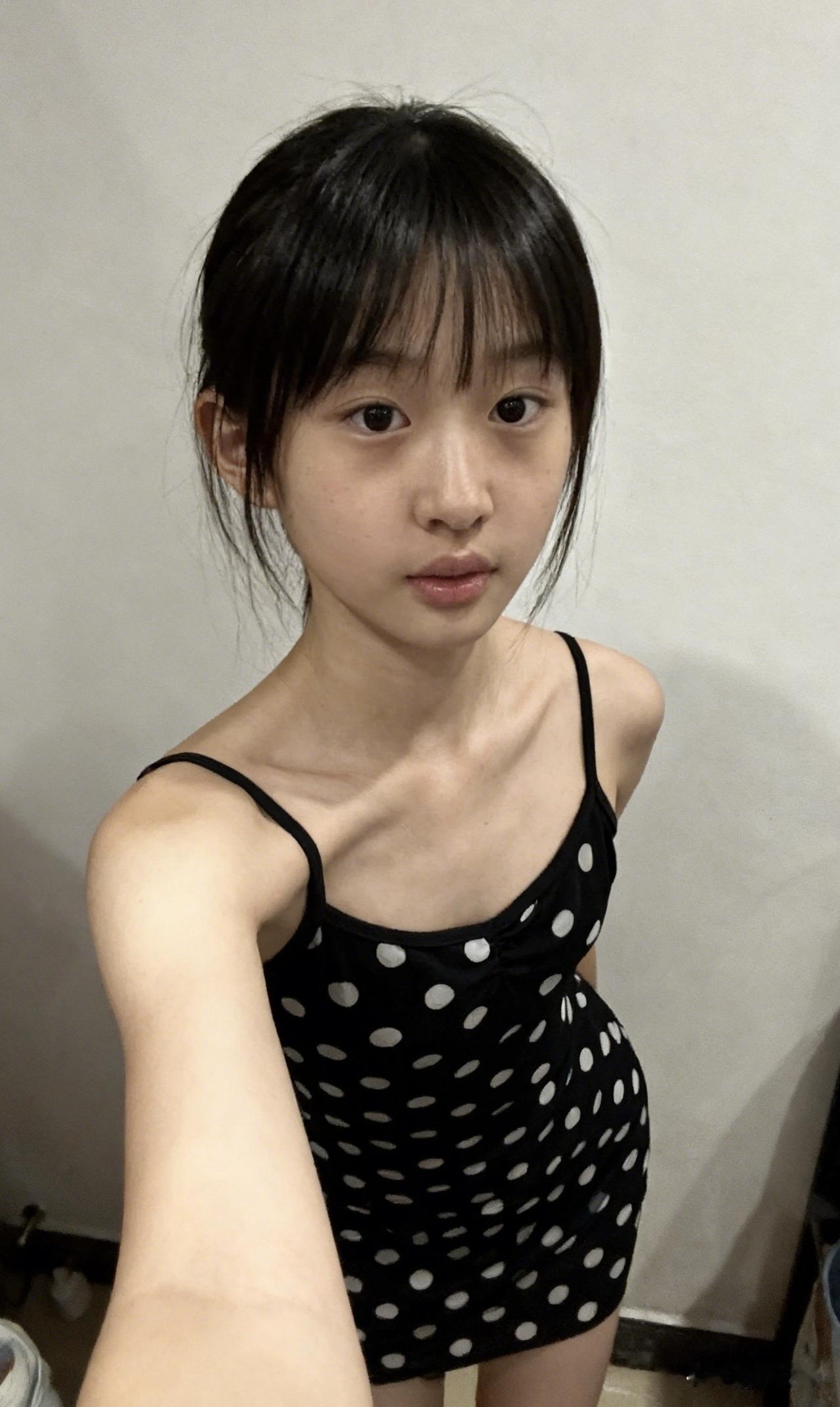 和你打个招呼吧[比心][比心] 温柔系少女照 温柔可爱自拍 氛围感少女照