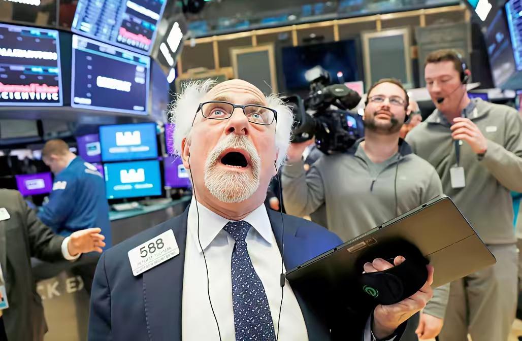 外媒酸了！最近中国一连公布三个好消息，信号越来越明显了。

第一，外贸出口取得开