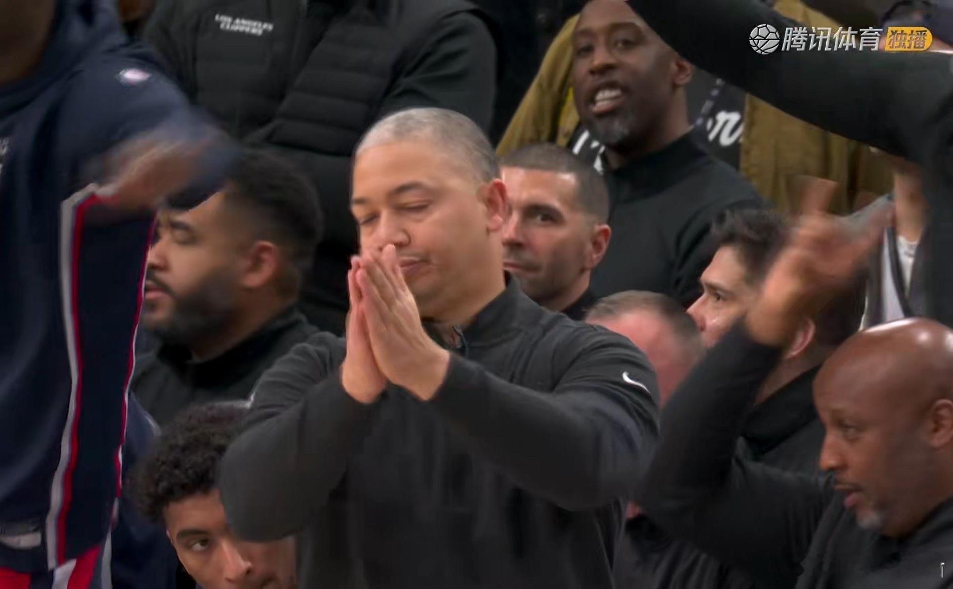 自从泰伦·卢接手洛杉矶快船队以来，球队发生了很大的变化。今晚记者问卢，他是否还想