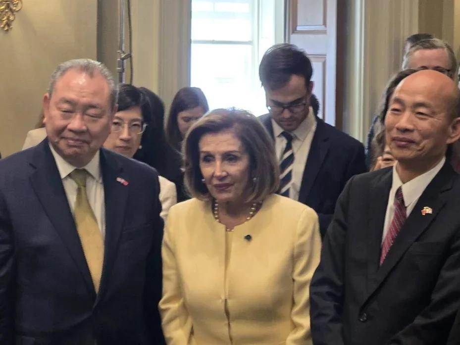 韩国瑜与佩洛西会面 美议员叫嚣：盼赖清德有天能访美
台“立法院长”韩国瑜率团访美