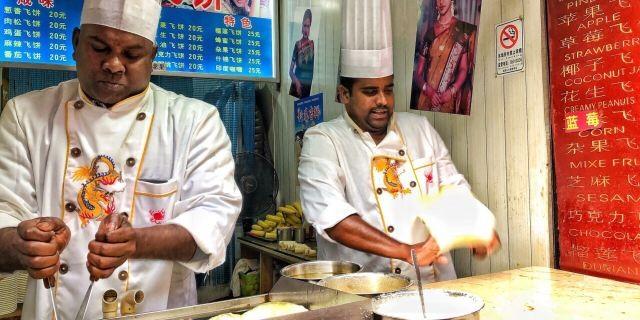 印度飞饼店从排队半小时到门可罗雀，这锅谁来背？

重庆磁器口那家曾经火遍全网的印