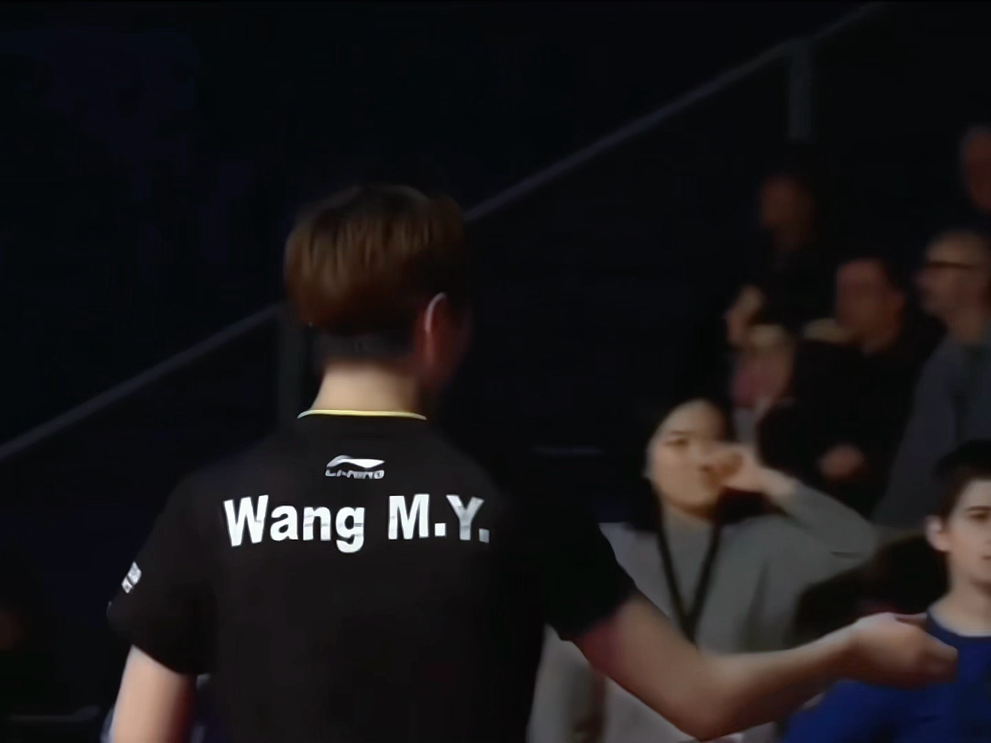 清冷疏离干净。。。人家心里微微泛起了的涟漪🥺 