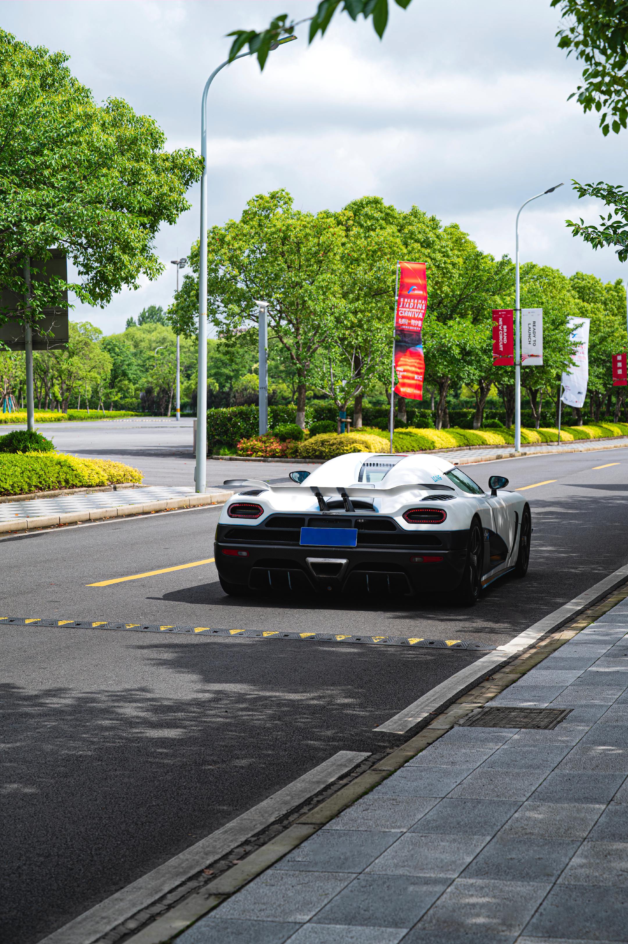 国内只有四台的科尼agera R.agera系列在国内保有量不止四台...