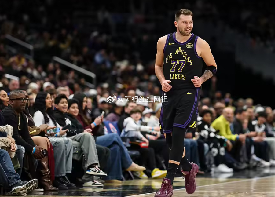 NBA常规赛继续进行，湖人主场142-130大胜公牛，取得4连胜。东契奇此役大爆