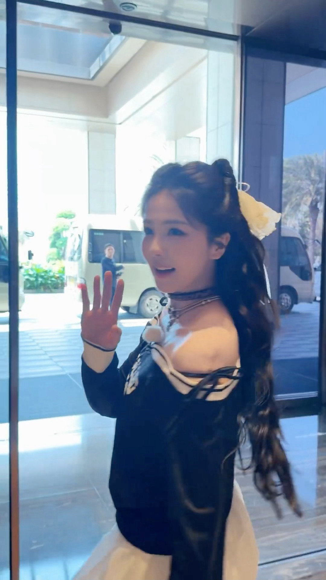 萌猫白鹿可爱小猫出门白鹿猫耳蝴蝶结造型