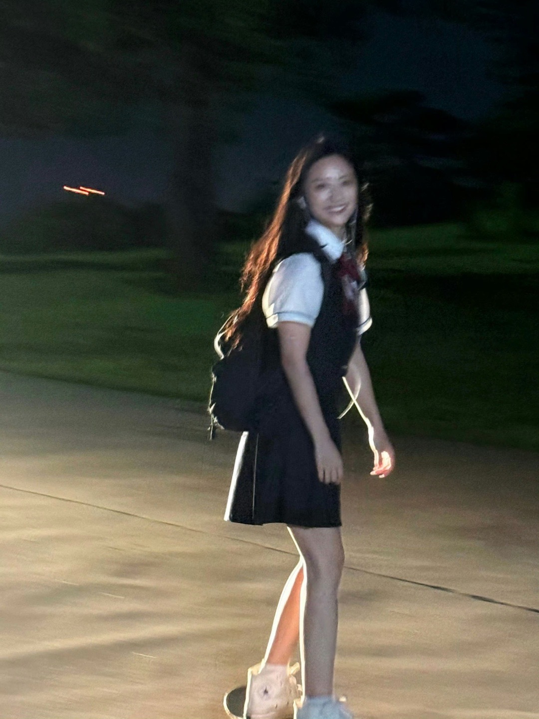 沈月滑板少女印象里的沈月是甜美可爱的邻家女孩，没想到还有这么酷的一面，咱们就是说
