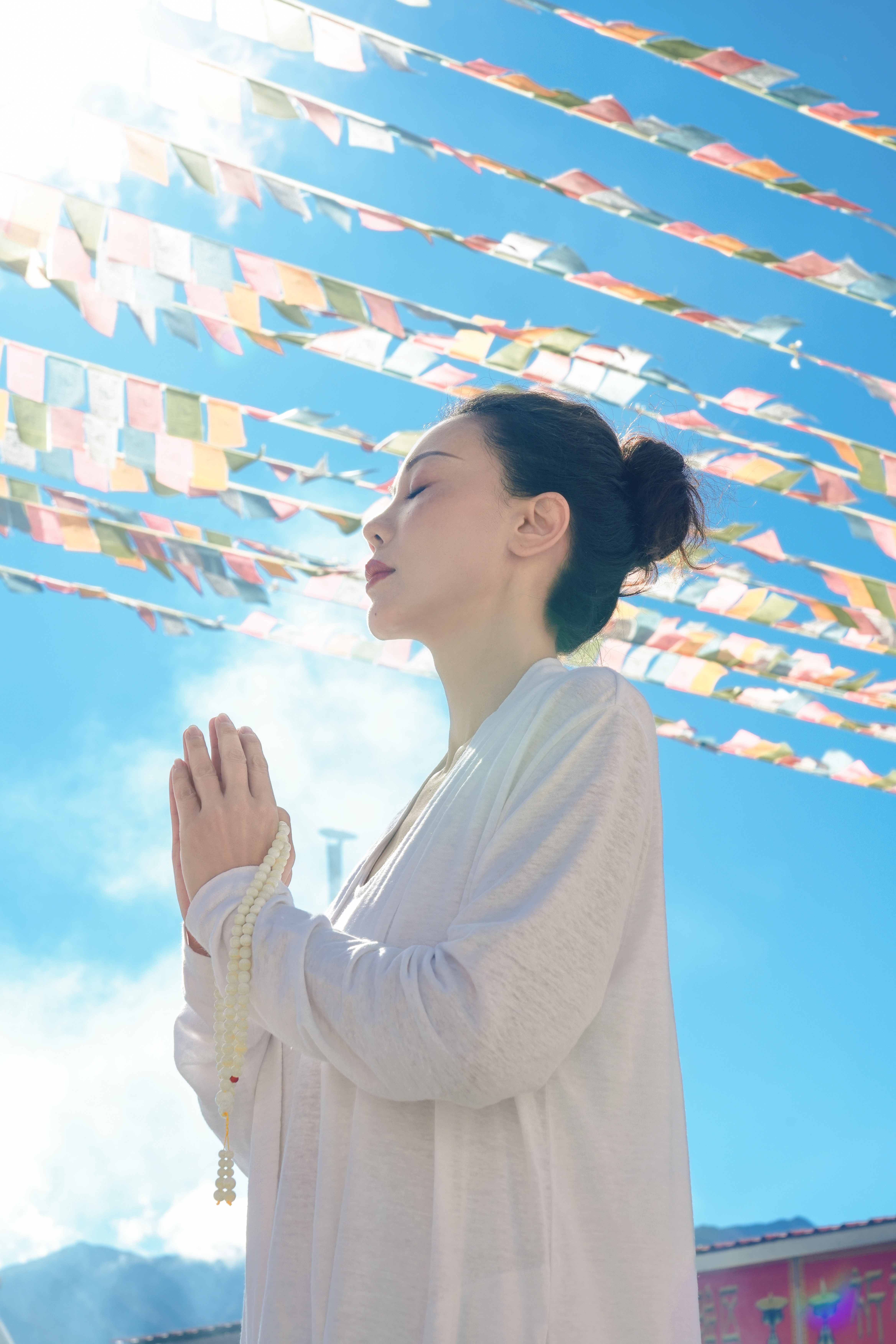 亚姐苏原十年修行写出一心渡  从之前的选美的获得者到现在的文化的实践者，亚姐苏原