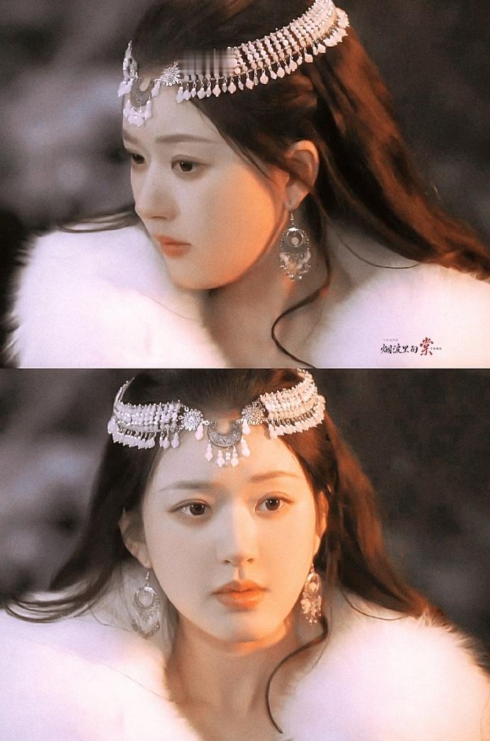 #赵露思异域披发造型# 谁懂这一份造型的美感？赵露思异域披发造型的美学质感拉满！
