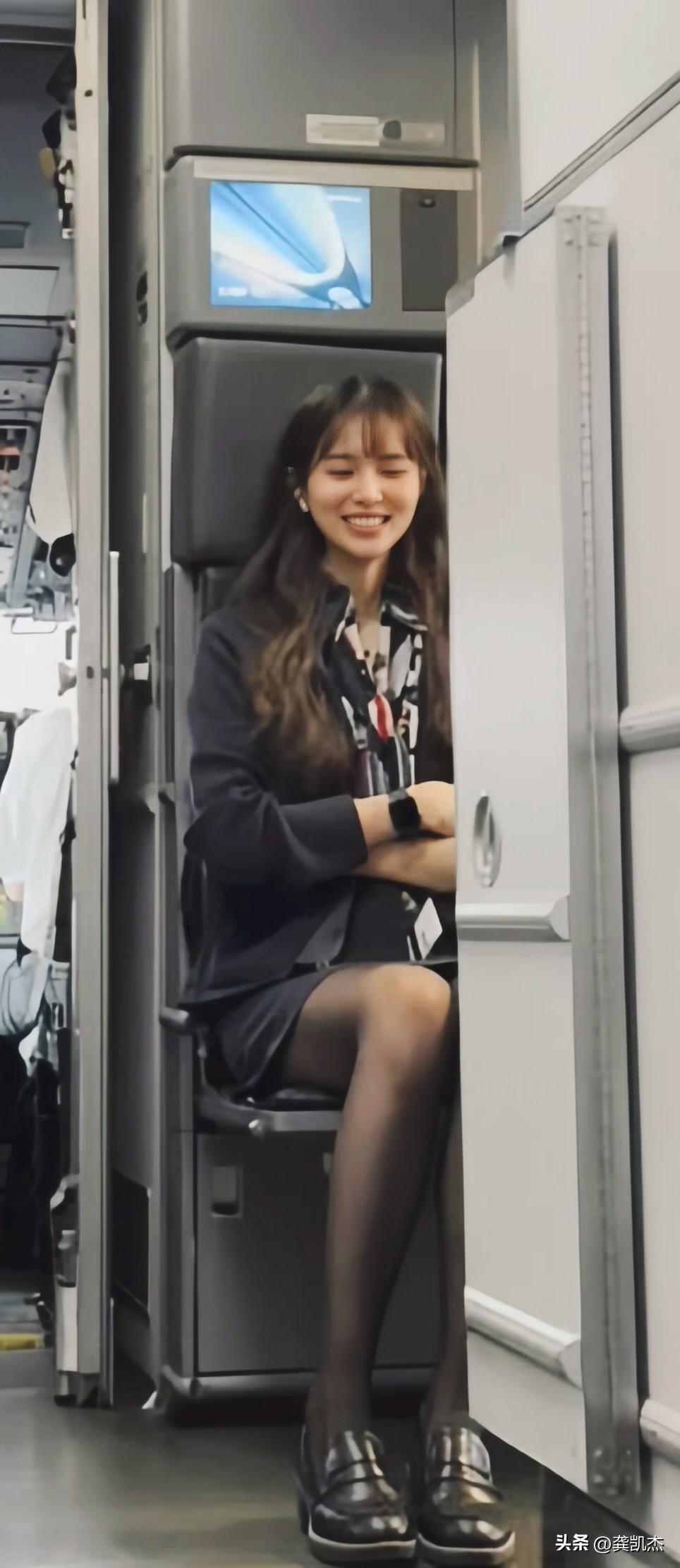 这是哪个航空公司的空姐？