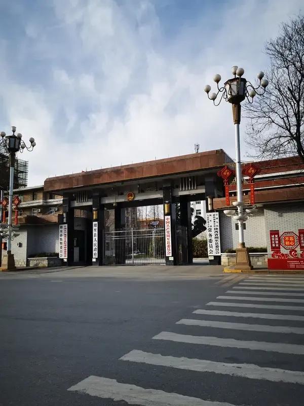 鄠周眉高速公路明年开通妥妥的，到时全长71公里多高速结束了周至不通高速的历史，也