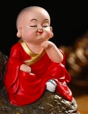 方圆天地，为头条联友对联：
望断千山人不见，
苦寻四野佛无踪。