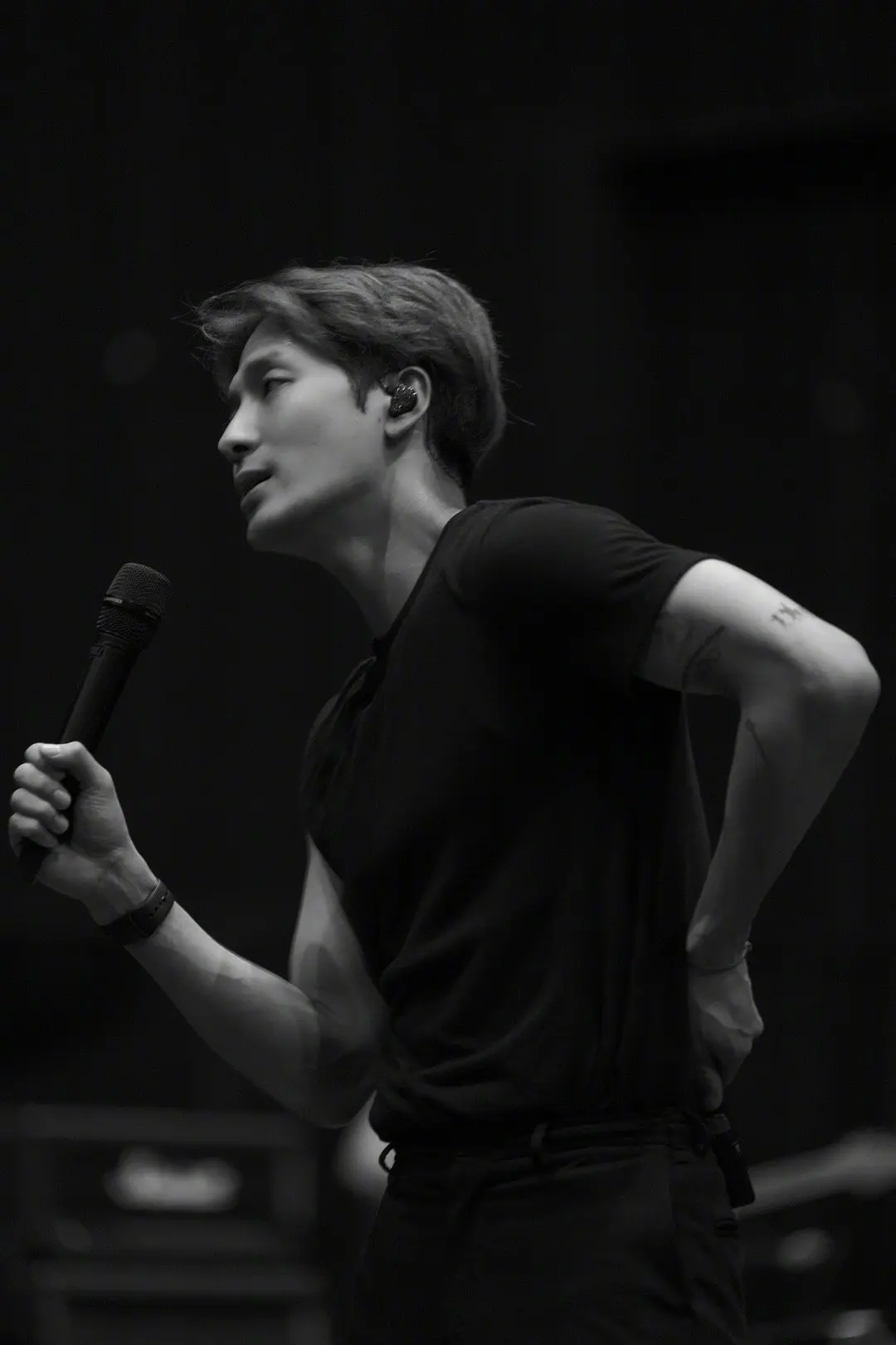 今天就不保持干燥了🤤。