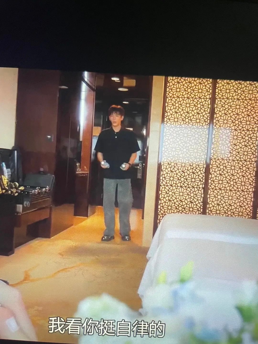 热恋的导演可以被踢出鲜藕了把人拍的这么性缩力的镜头是怎么过关的。。。好恶毒 ​​