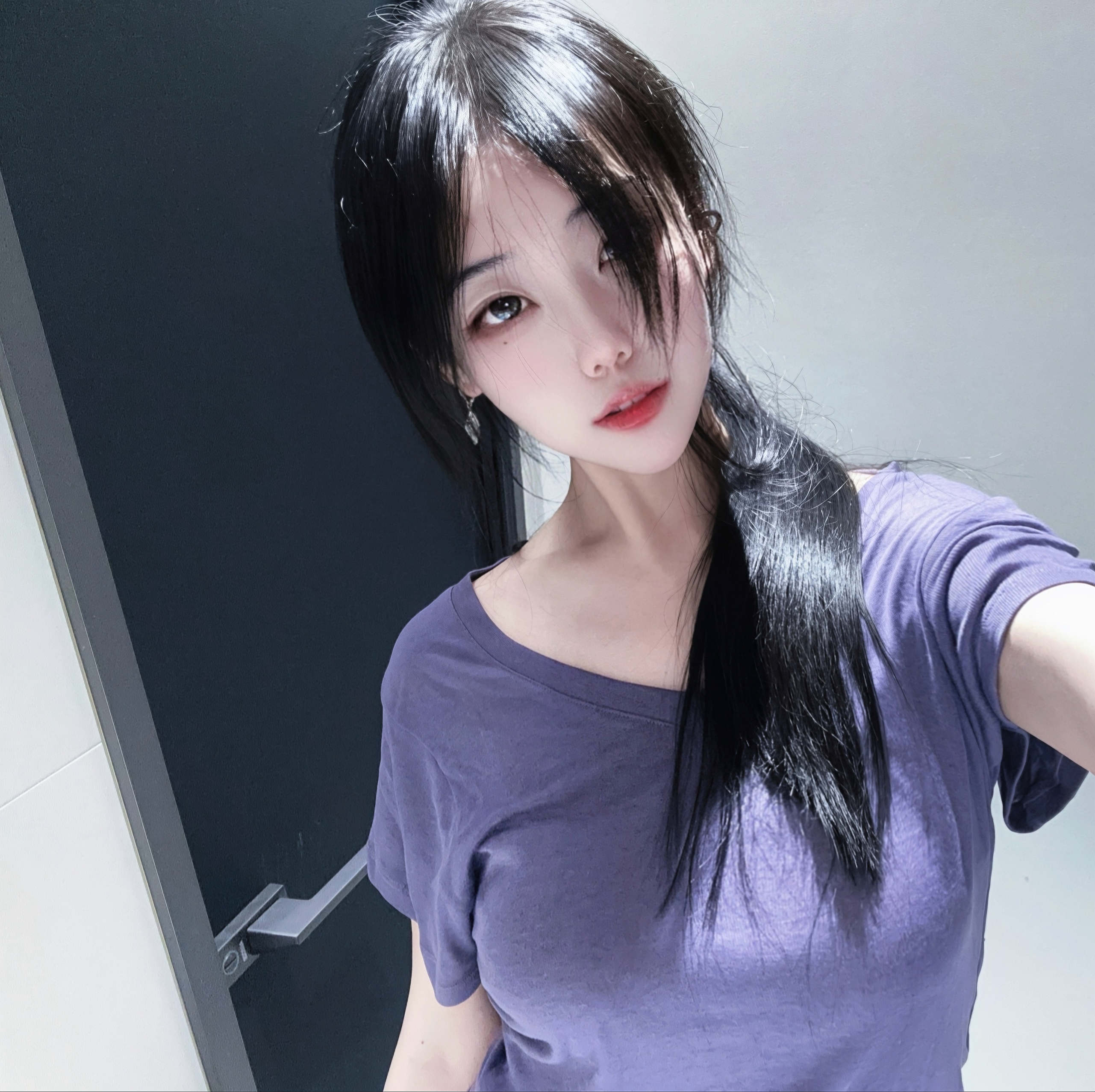 ，左眼为了忘记 
