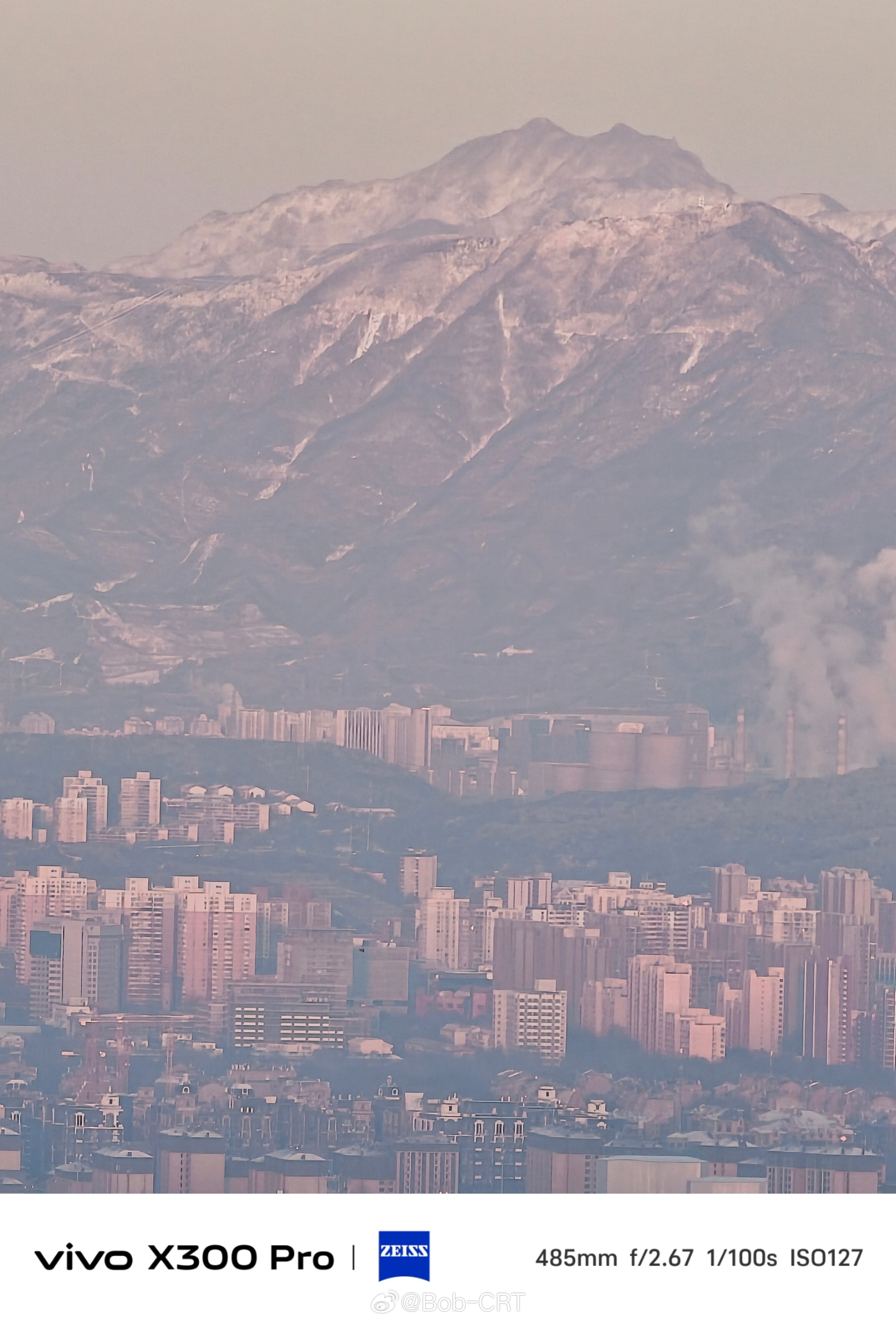 《雪后初霁看北京的大雪山》一场春雪，酣畅淋漓，将北京全域都染成了白色。3月6日，