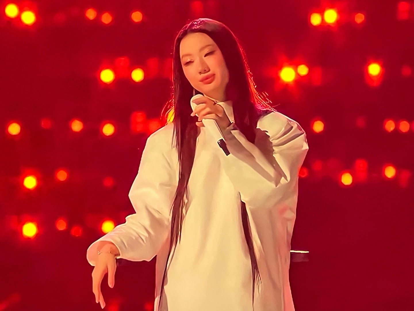 单依纯一口气八首歌单依纯一口气八首歌，给谁唱爽了！！！最后珠玉直接开大我也听爽了