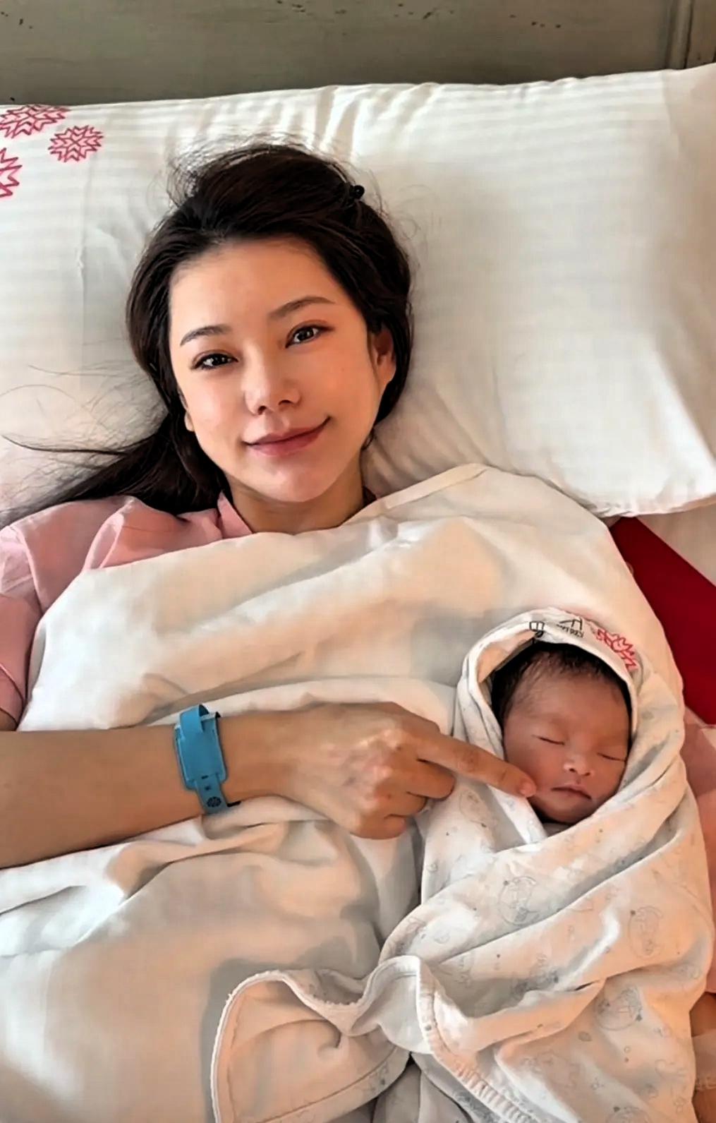 马筱梅大大方方晒娃，产后还是好美呀！兰姐高兴地眼眶泛红、声音发抖，汪大爷难得愿意