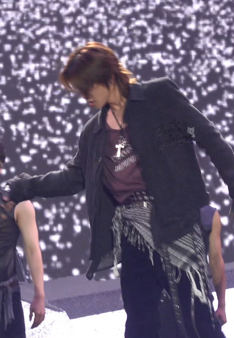 又开始看去年音乐节的视频了徐明浩，我好想你