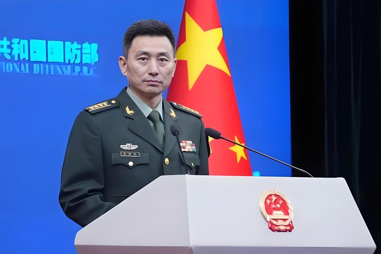 一边是赤裸裸的霸权指令，一边是硬碰硬的主权宣言，这场隔空交锋，把两种截然不同的世