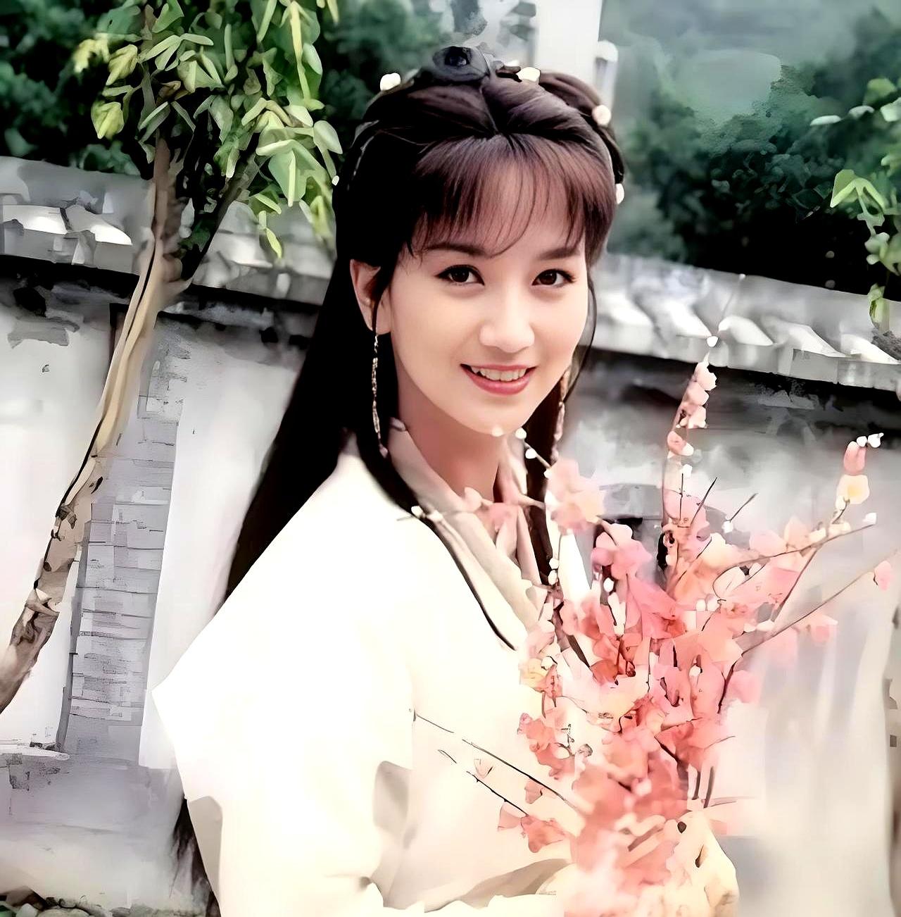 为什么赵雅芝从来没有演过琼瑶剧呢？
 

赵雅芝没演琼瑶剧，不是不够美或腕小，反