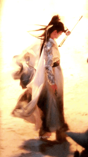 简直就是动漫啊。王一栩，正片不能比这个路透差。[举手] ​​​