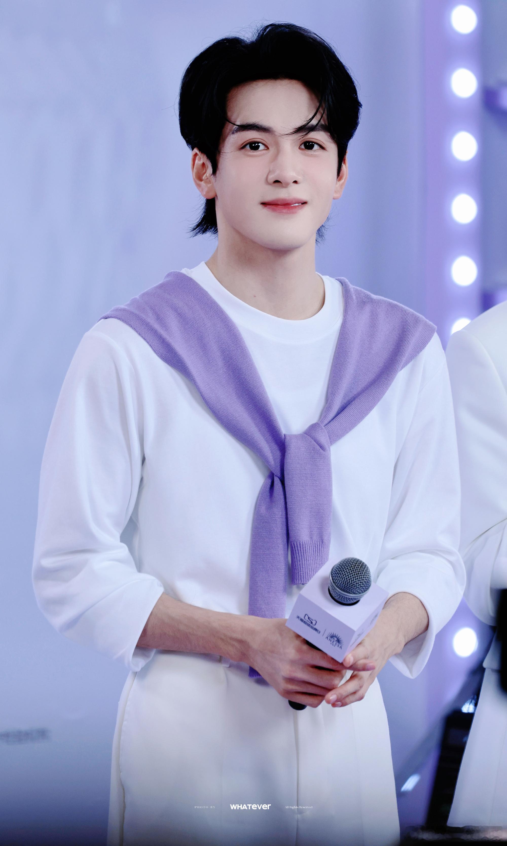 爱这个紫色曾舜晞，你怕了吗～～