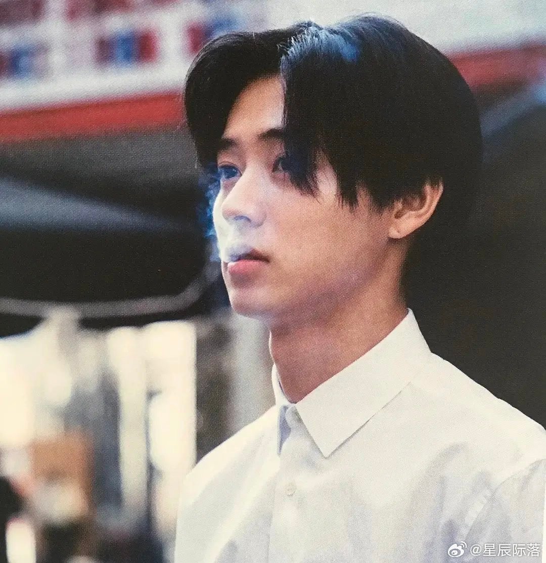 你觉得竹内凉真和山崎贤人哪个更帅？（两位颜巅时期） 