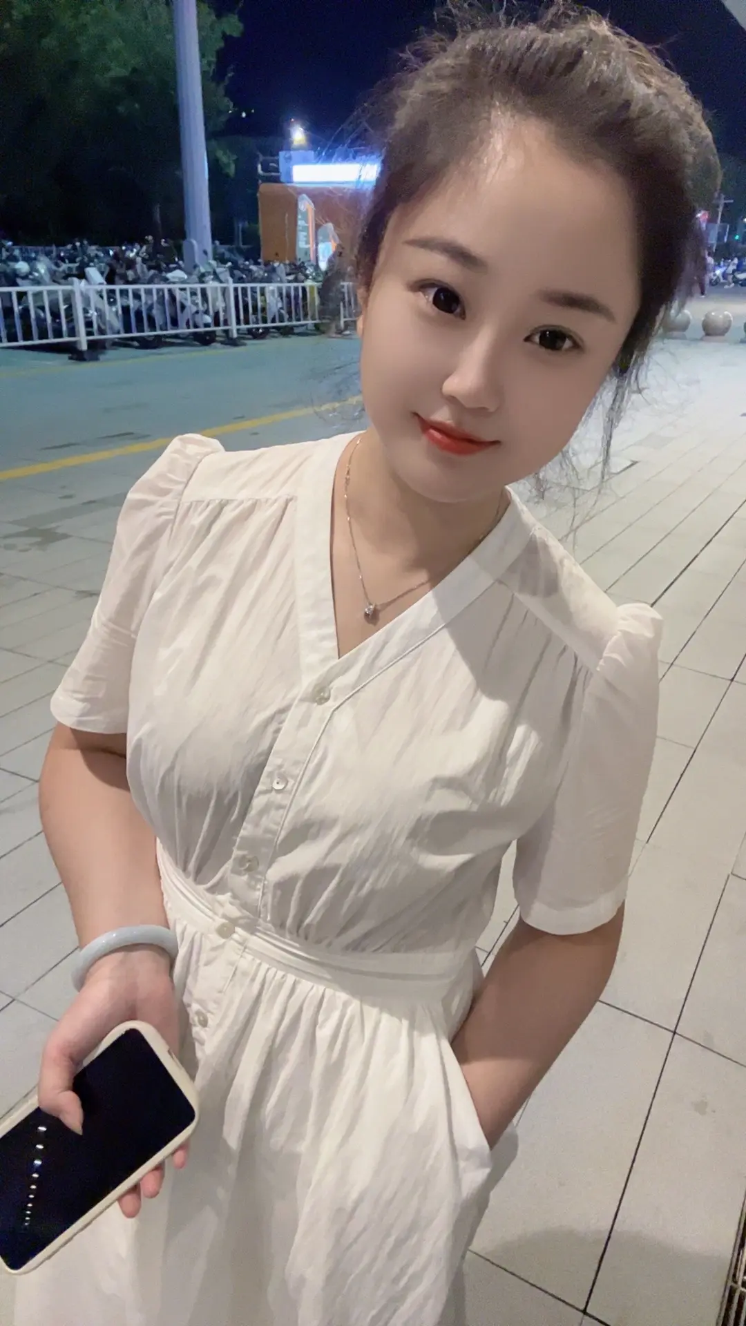 或许短暂 或许难堪 或许本该这样 人望山鱼窥荷 真正想要的或许从未得到