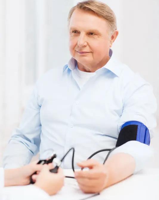 高血压是很多老年人的常见病、多发病，同时也是导致心脑血管疾病的重要风险因素。
