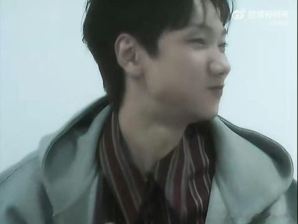 汪苏泷遇见吃的发了狠忘了情 声生不息 汪苏泷：美食面前无偶像！拿起筷子就发狠，忘