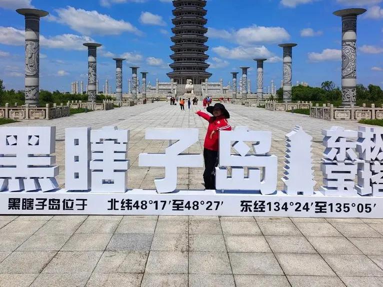 7月29日，俄罗斯《消息报》报道:“克宫将向中企发出邀请，希望他们参与开发远东新