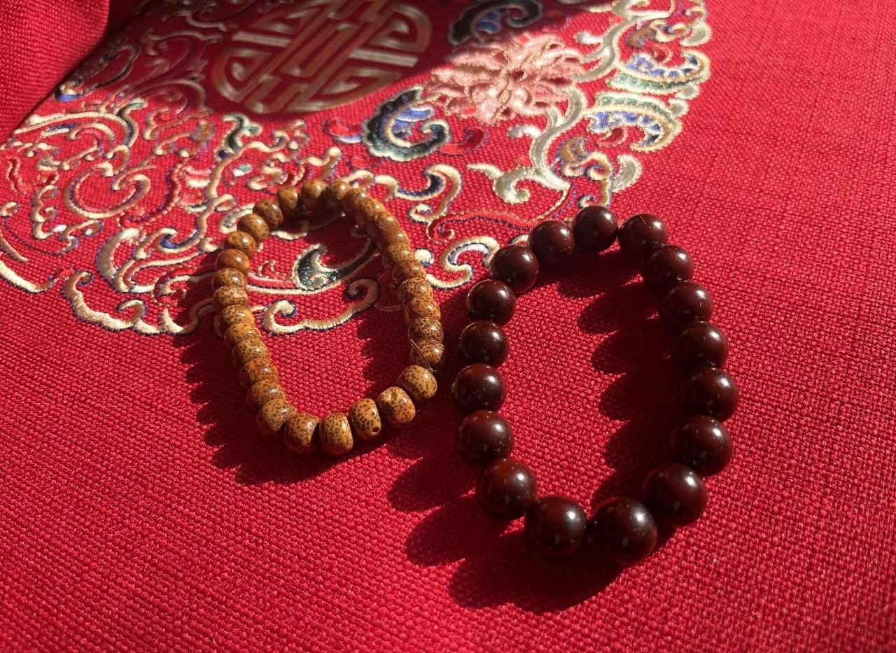 愿世界和平 突然感觉，这个世界很割裂，世界的另一边在打仗，我们依旧按部就班地生活