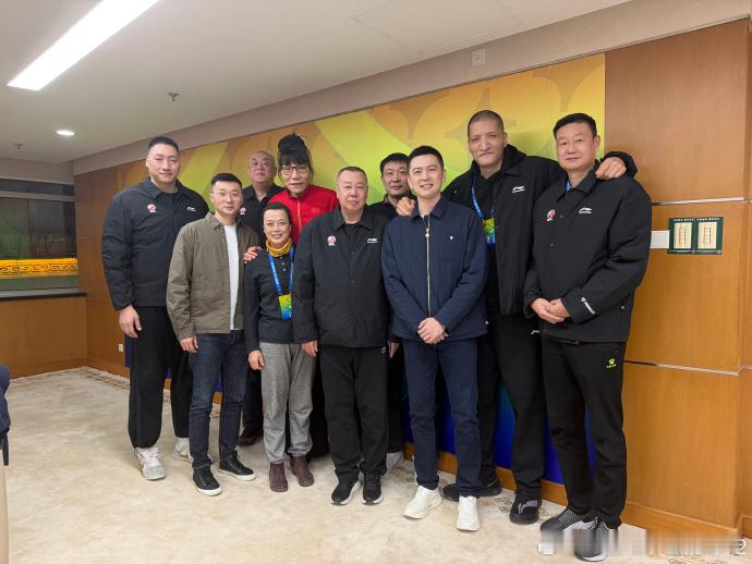 参加第二届CBA俱乐部杯的“名宿”们~辽篮私享会cba炫时刻中国篮球杨鸣