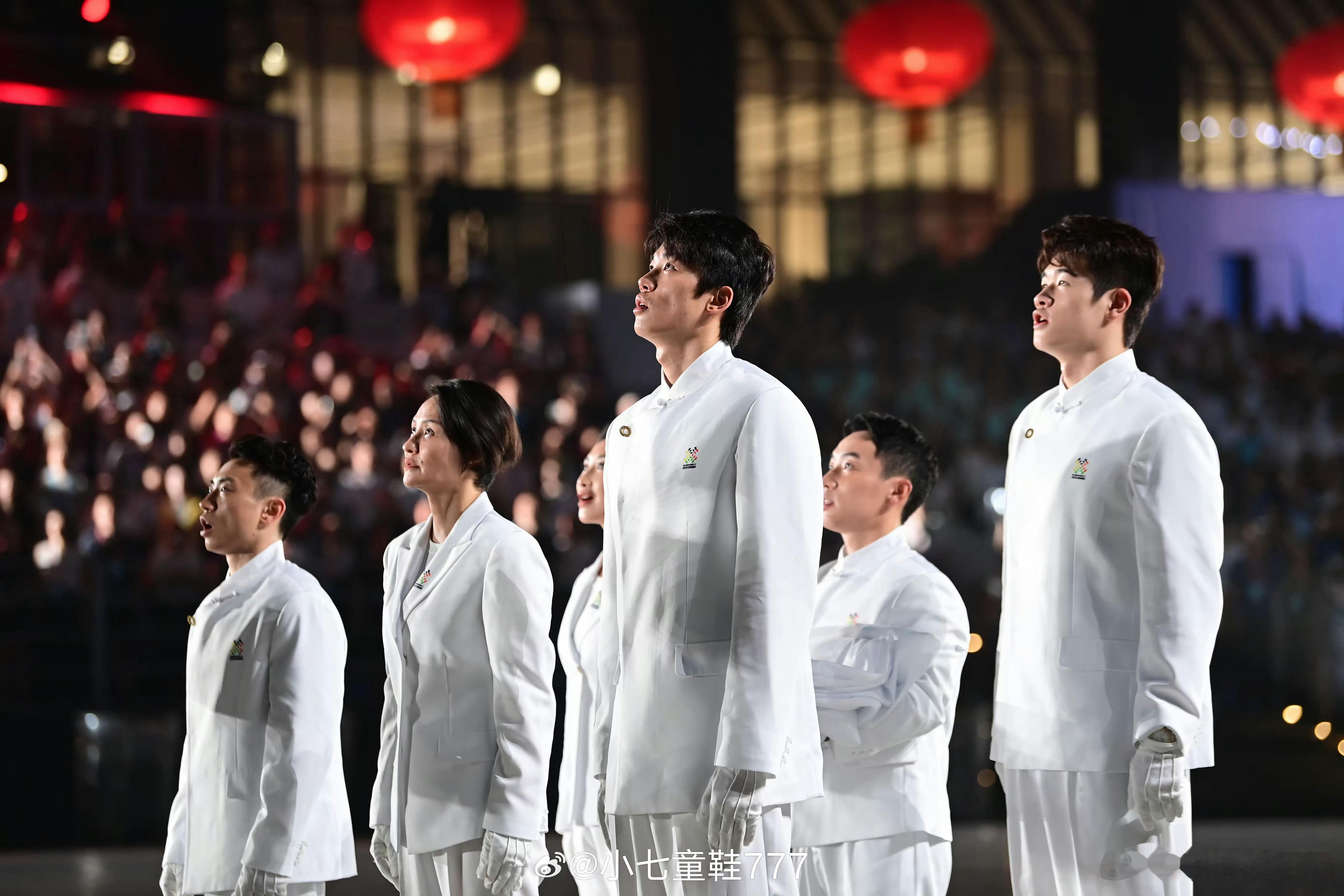汪顺国际奥委会会旗执旗手国际奥林匹克委员会会旗执旗手：汪顺、潘展乐、高敏、邹凯、