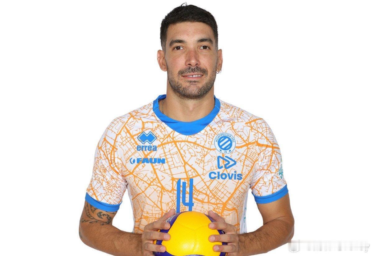 法国“队报”信息:法国男排效力于蒙特利埃的奥运冠军勒高夫因为背疼接受了手术。国际