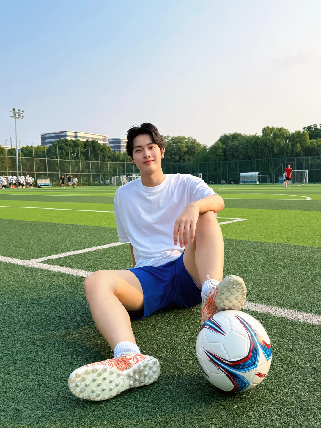 热爱踢球的运动少年✌🏻⚽️