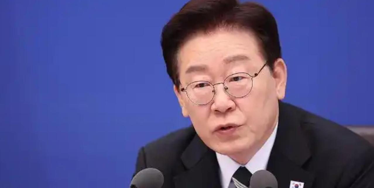说实话，4月28号东亚这两件事搁一块看，挺不是滋味的。日本抢着给美军掏钱修碉堡，