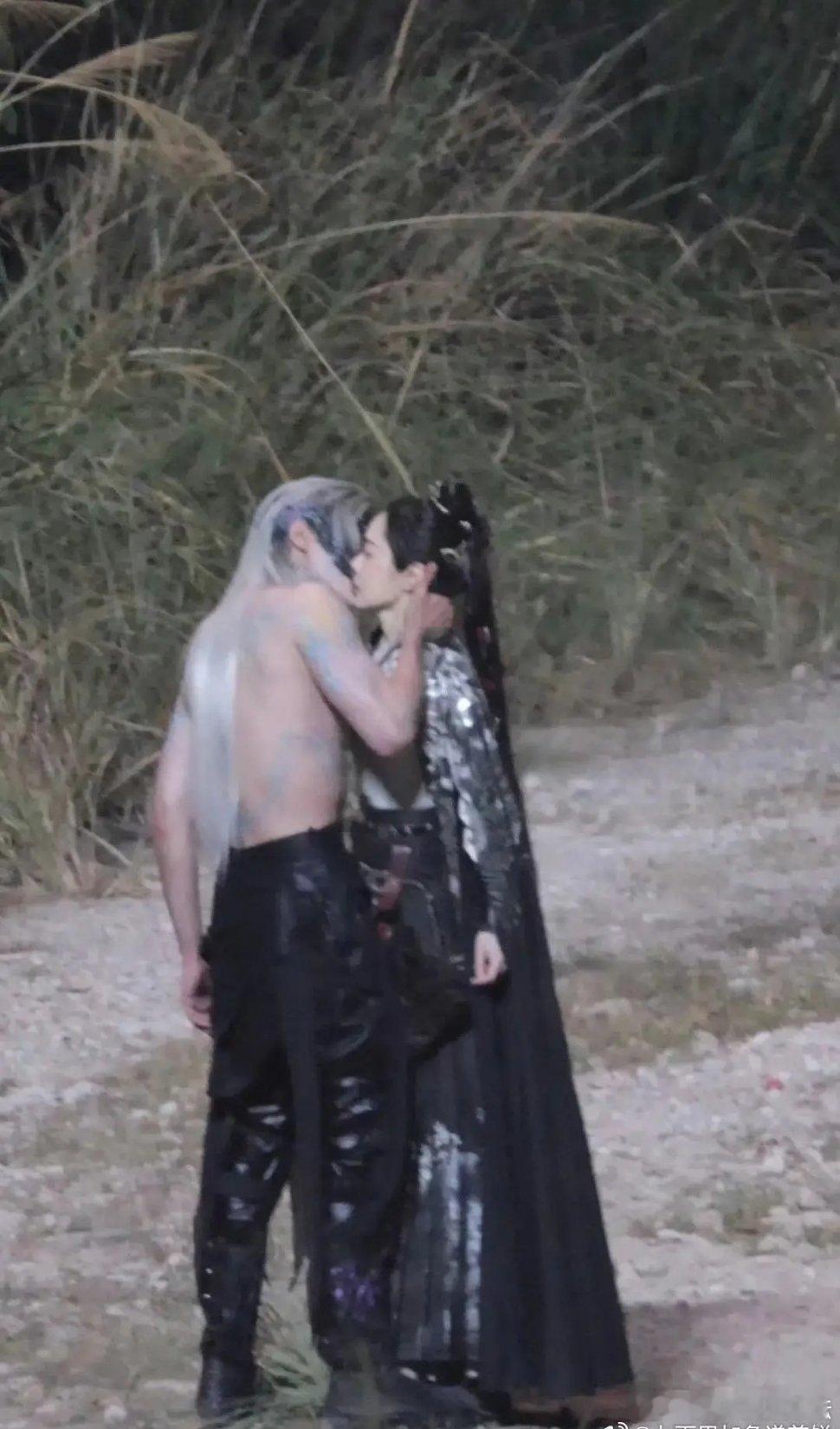 不知道还以为小四拍的与晋长安 ​​​