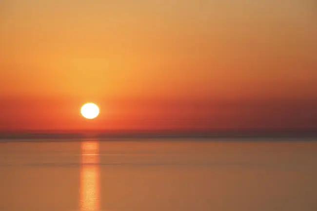 这是一组公认的寿命概率：
​活到50岁的可能性为92%；
活到60岁的可能性为8