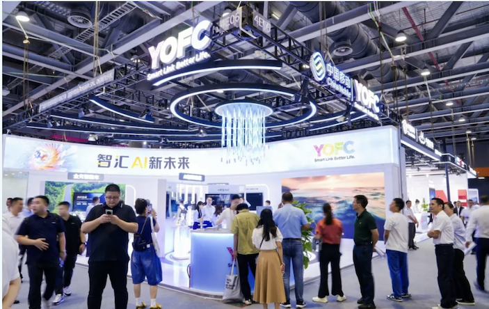 智汇AI新未来丨长飞公司精彩亮相2025中国移动合作伙伴大会