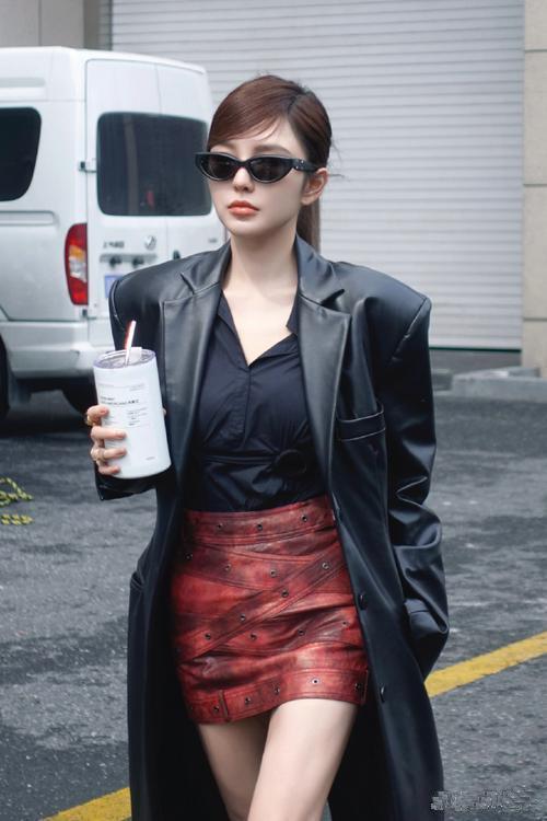 浪姐不愧是最佳的医美！看看周扬青这气质非常惊艳了！让人耳目一新。 ​​​