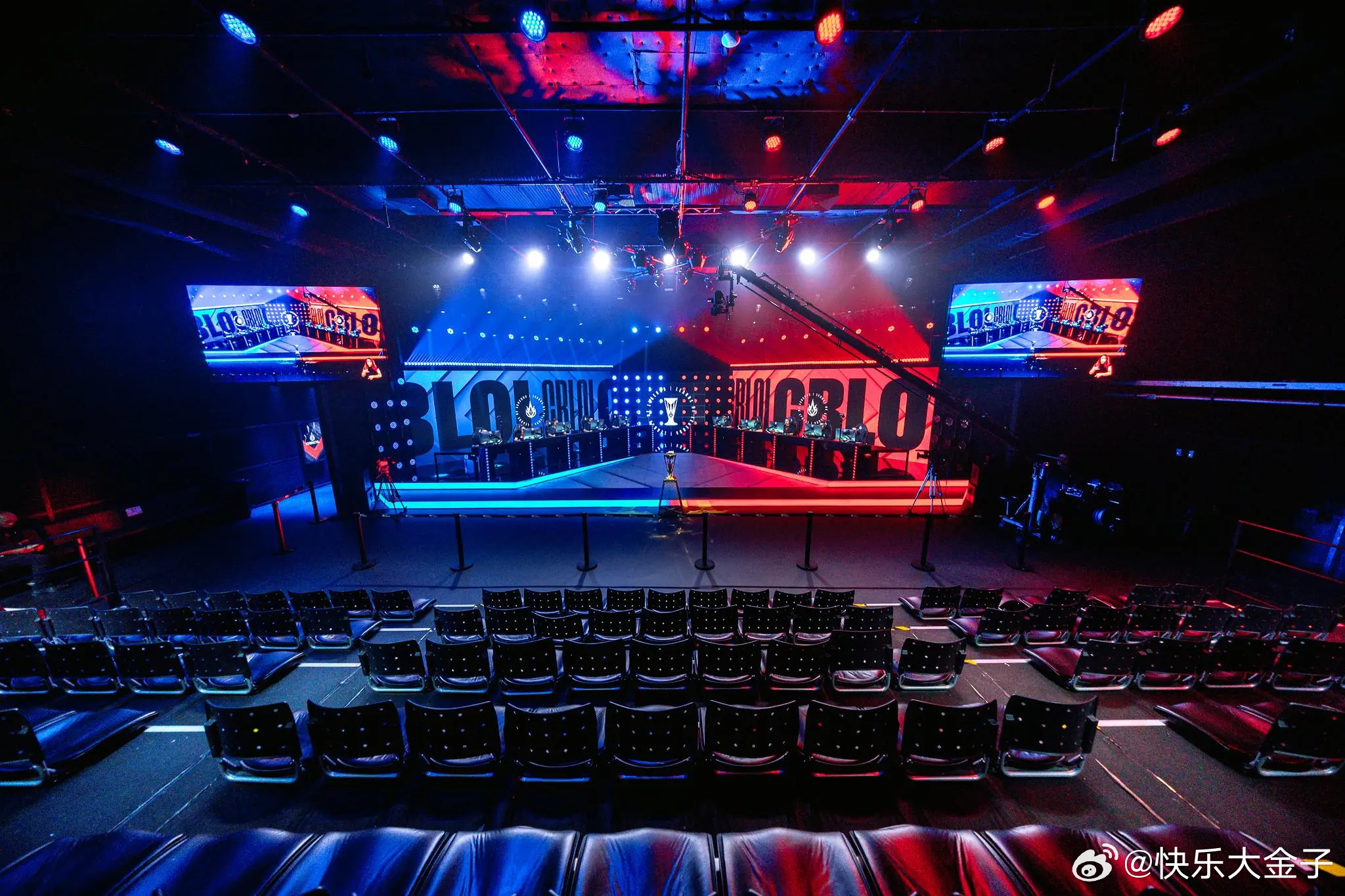 2026全球先锋赛 巴西老哥们吐槽先锋赛场馆小，抢不到票。这次FST用的是CBL