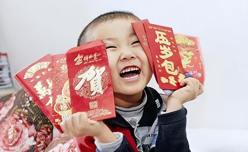 [太阳]7月10日，父亲帮儿子存压岁钱，儿子以为有10多万，找父亲索要，结果父亲
