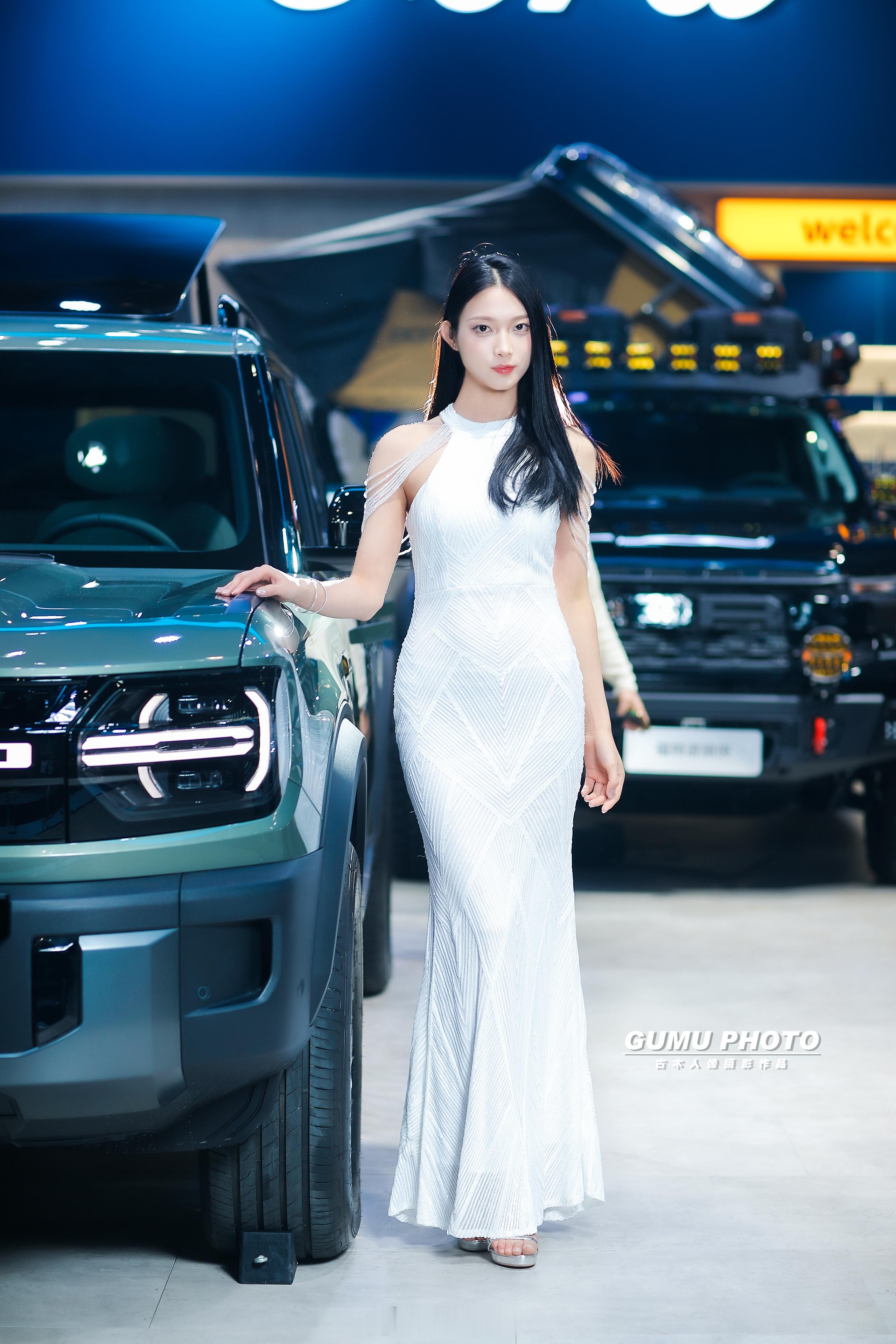 2025重庆汽车消费节长安福特展台模特小姐姐 2025重庆汽车消费节 