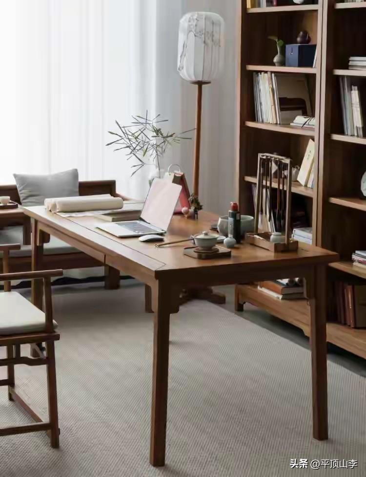 快乐从不需要昂贵的代价，藏在一件件不起眼的小事里，温柔又治愈。
 
清晨不用赶时