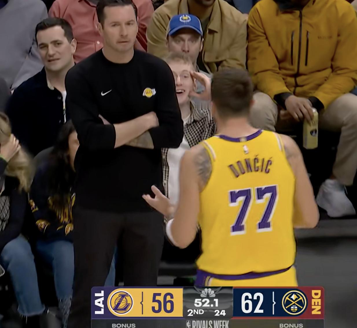 都给罚球了，东契奇仍然对裁判絮絮叨叨，裁判直接给了他一个T！这是本赛季13个了？