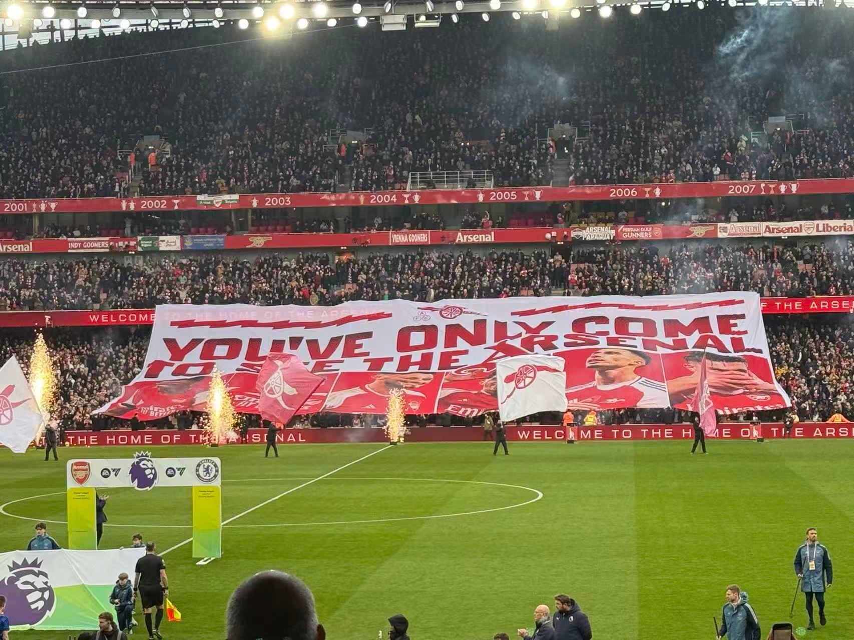 赛前的新tifo！露面的哥几个都是进过切尔西球的！阿森纳vs切尔西