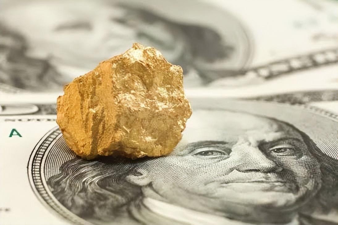 每次黄金一涨，关于它的各种看好声音就又弥漫起来了。
所谓“一阳改三观”，似乎所有