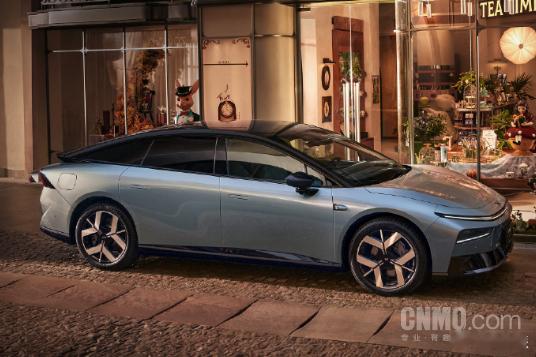 2026 款小鹏 P7+ 1 月 8 日上市！全系标配 AI 底盘 + 6D 防